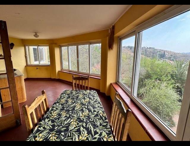 4 BEDROOM HOUSE FOR SALE IN KENSINGTON